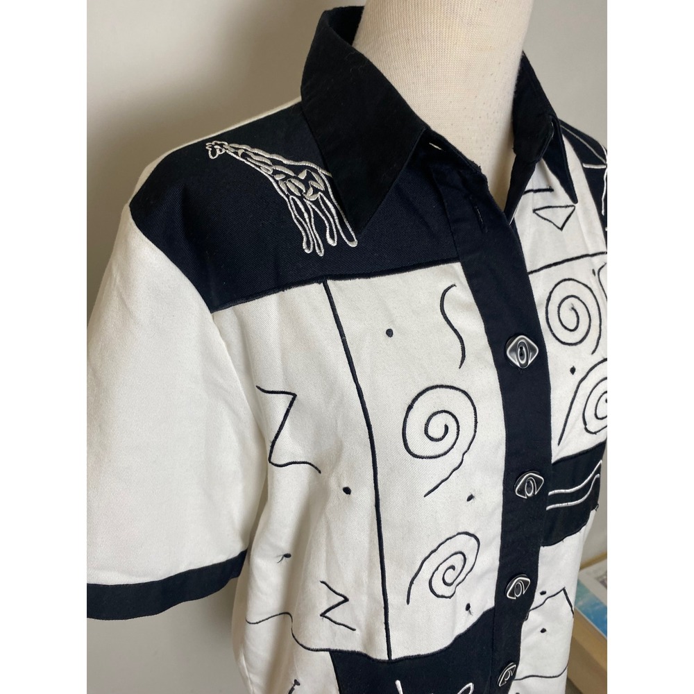 Vintage JG Petite by Joyce 90s Abstract Embroidered Shirt Black White Colorblock - Picture 4 of 7